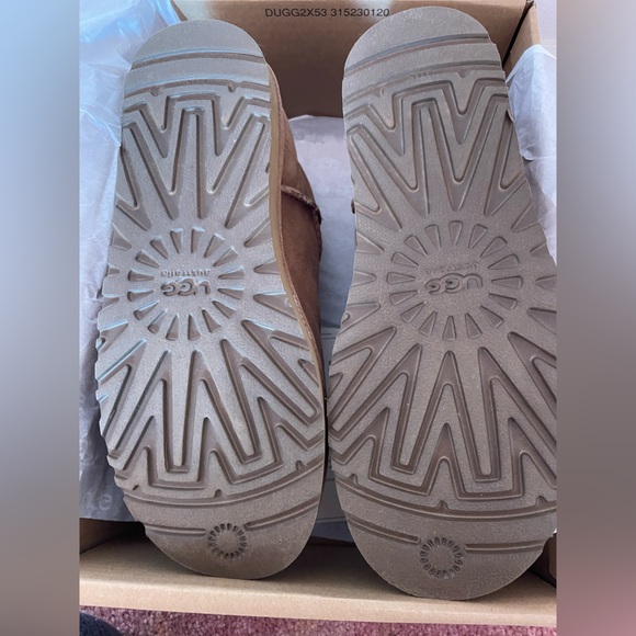 ❌SOLD❌UGG CLASSIC MINI KIMONO. With design. - Picture 6 of 9